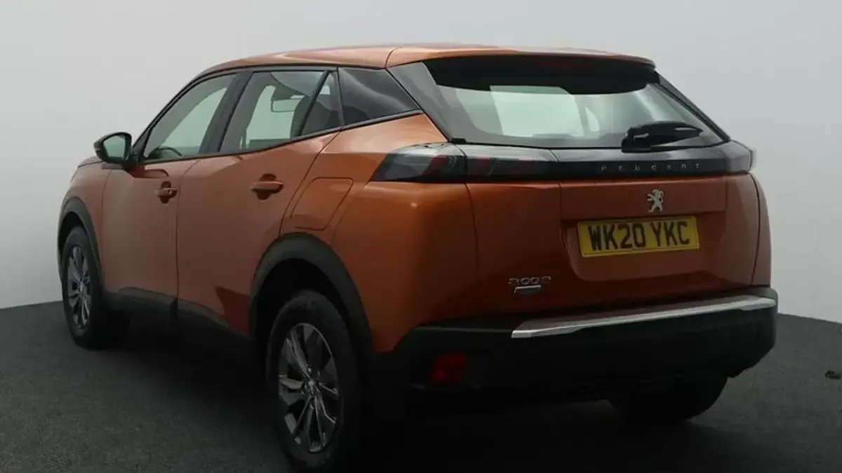 Used Peugeot 2008 Active 100 HP (73 kW) 2020 Orange SUV