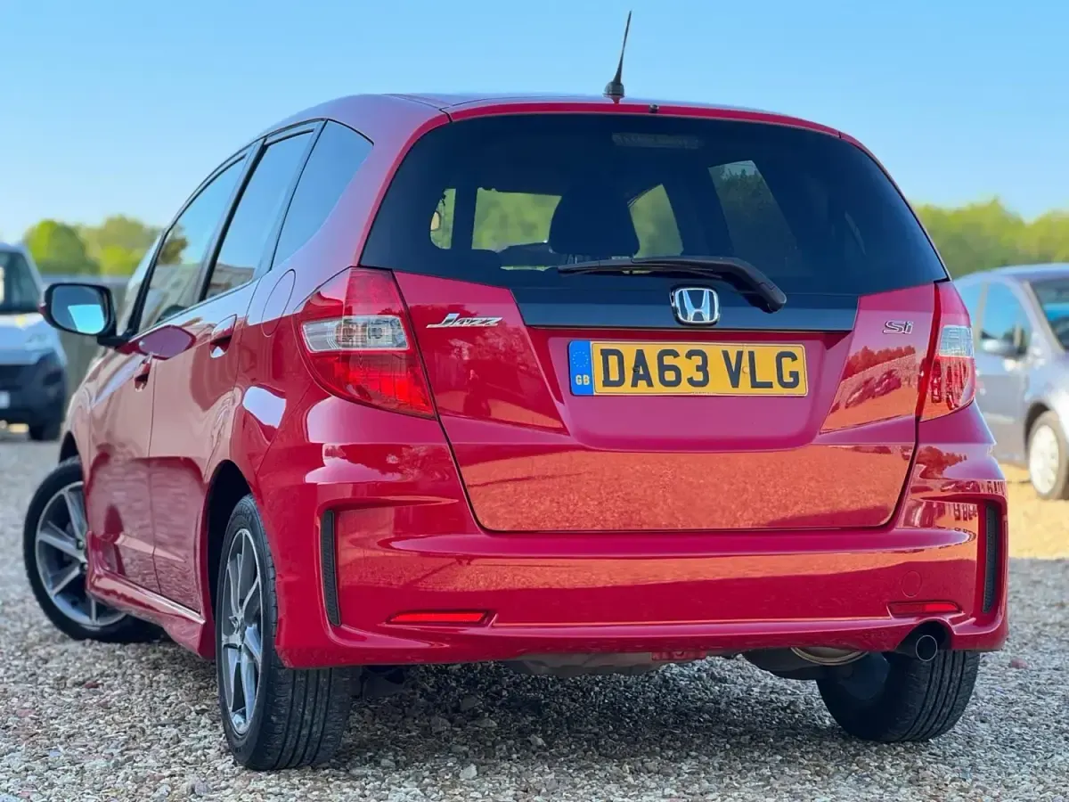 Second-hand Honda Jazz SI 99 CP (72 kW) 2013 Roșu Hatchback