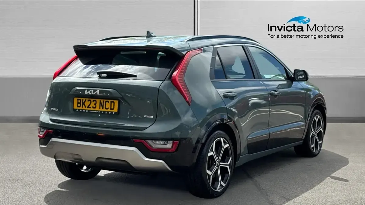 Used Kia Niro 183 HP (134 kW) 2023 Cityscape green metallic SUV