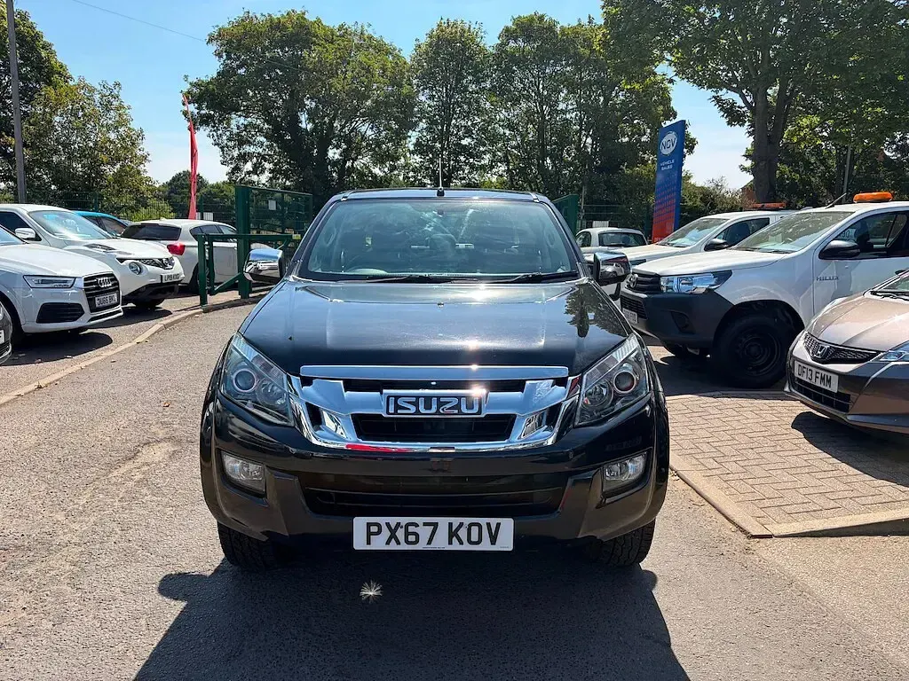 Used Isuzu D-Max 2017 Black Pickup