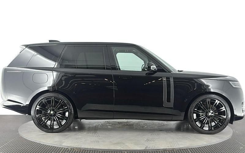 Used Land Rover Range Rover S 300 HP (220 kW) 2025 Black SUV