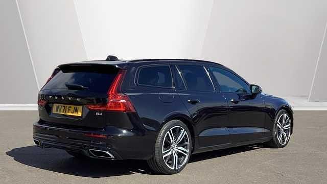 Used Volvo V60 R-Design 194 HP (142 kW) 2022 Black Estate