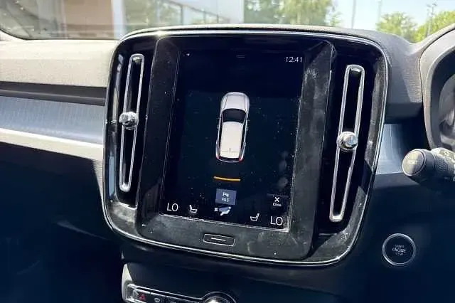 Used Volvo XC40 Momentum 188 HP (138 kW) 2019 SUV
