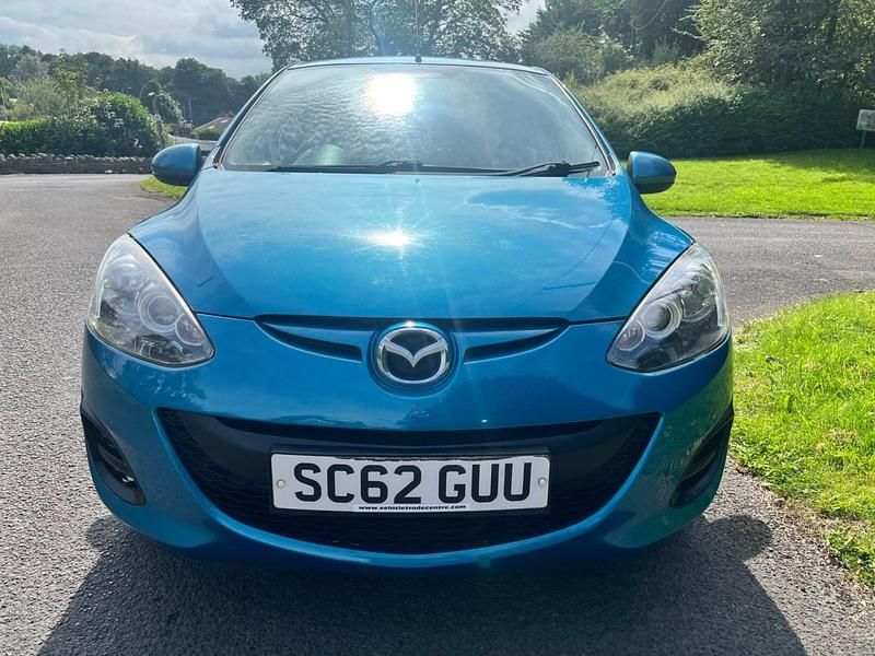 Usado Mazda 2 2013 Azul Citadino