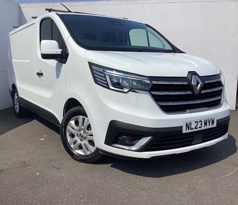 White Used 2023 Renault Trafic Van | £17,390 (Good price) - Image 1/4