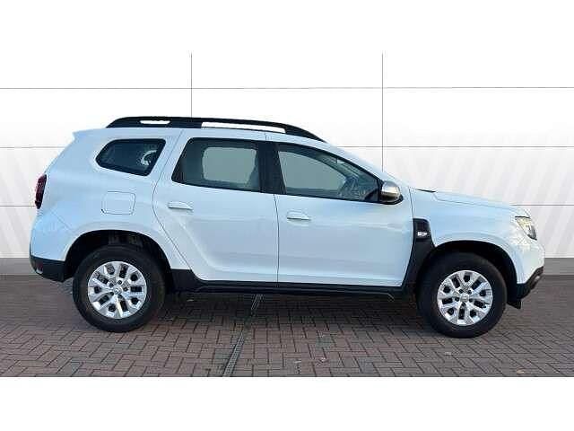 Used Dacia Duster Comfort 91 HP (66 kW) 2022 White SUV