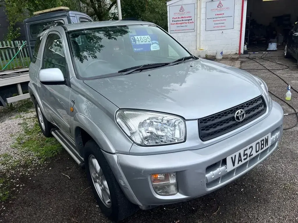 Used Toyota RAV4 147 HP (108 kW) 2002 Silver SUV