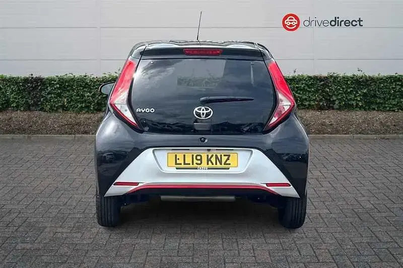 Used Toyota Aygo Trend 72 HP (52 kW) 2019 Black Hatchback