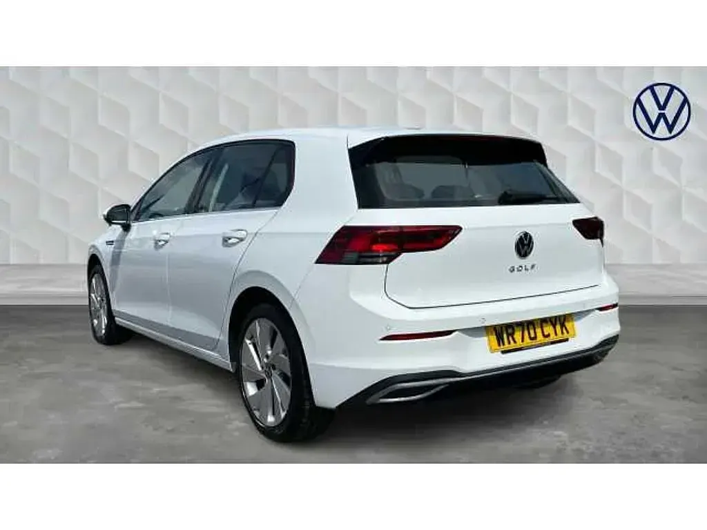 Second-hand VW Golf VIII 130 CP (95 kW) 2020