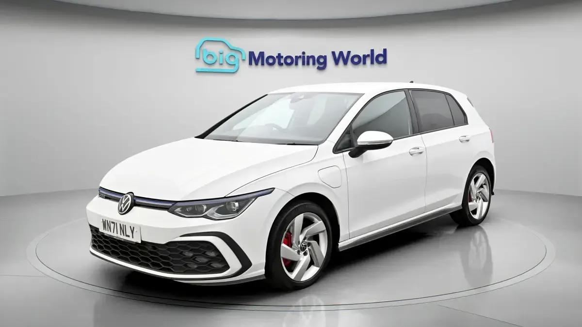 Used VW Golf VIII GTE 242 HP (177 kW) 2021