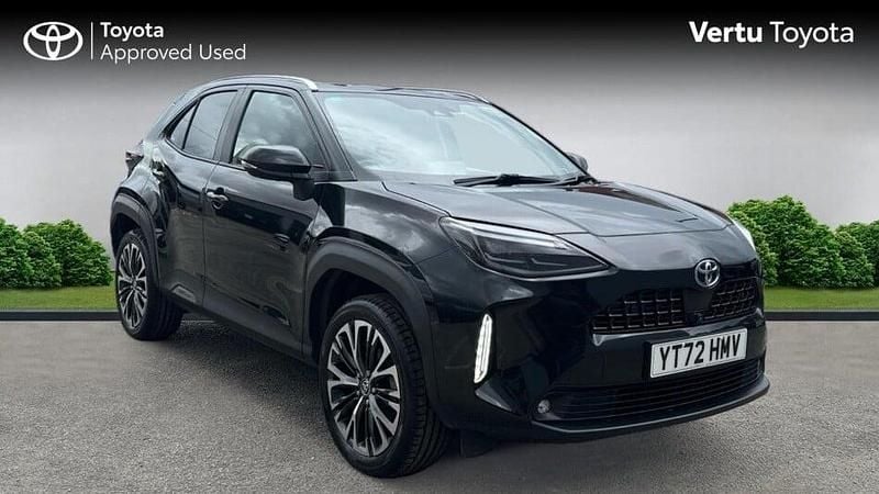 Used 2022 Toyota Yaris Hybrid City Estate | £19,764 (Fair price) - Image 1/1