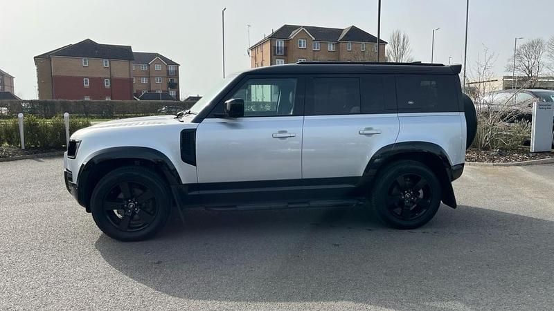 Usado Land Rover Defender First Edition 250 HP (183 kW) 2021 Prateado SUV