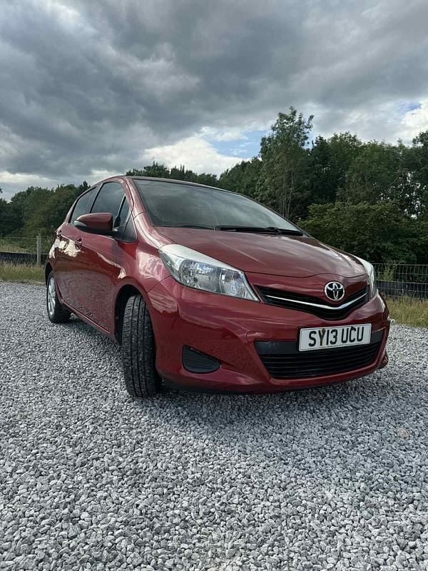 Red Used 2013 Toyota Yaris Hatchback | £3,995 (Fair price) - Image 1/4