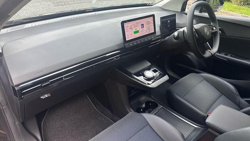 Used MG MG4 EV Trophy 2025 Black Hatchback