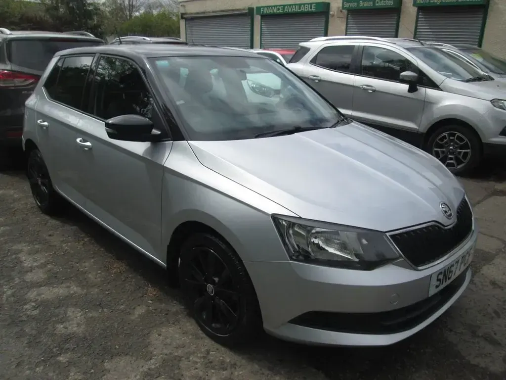 Used Skoda Fabia SE 90 HP (66 kW) 2017 Silver Hatchback