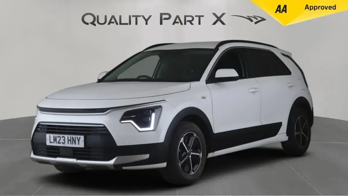 Used Kia Niro 2023 White SUV