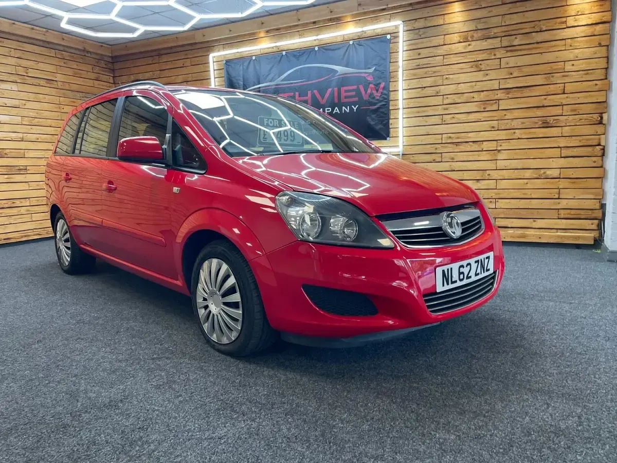 Used Vauxhall Zafira 115 HP (84 kW) 2012 Red MPV