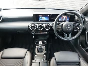 Used Mercedes A180 SE 136 HP (100 kW) 2020 Blue Hatchback