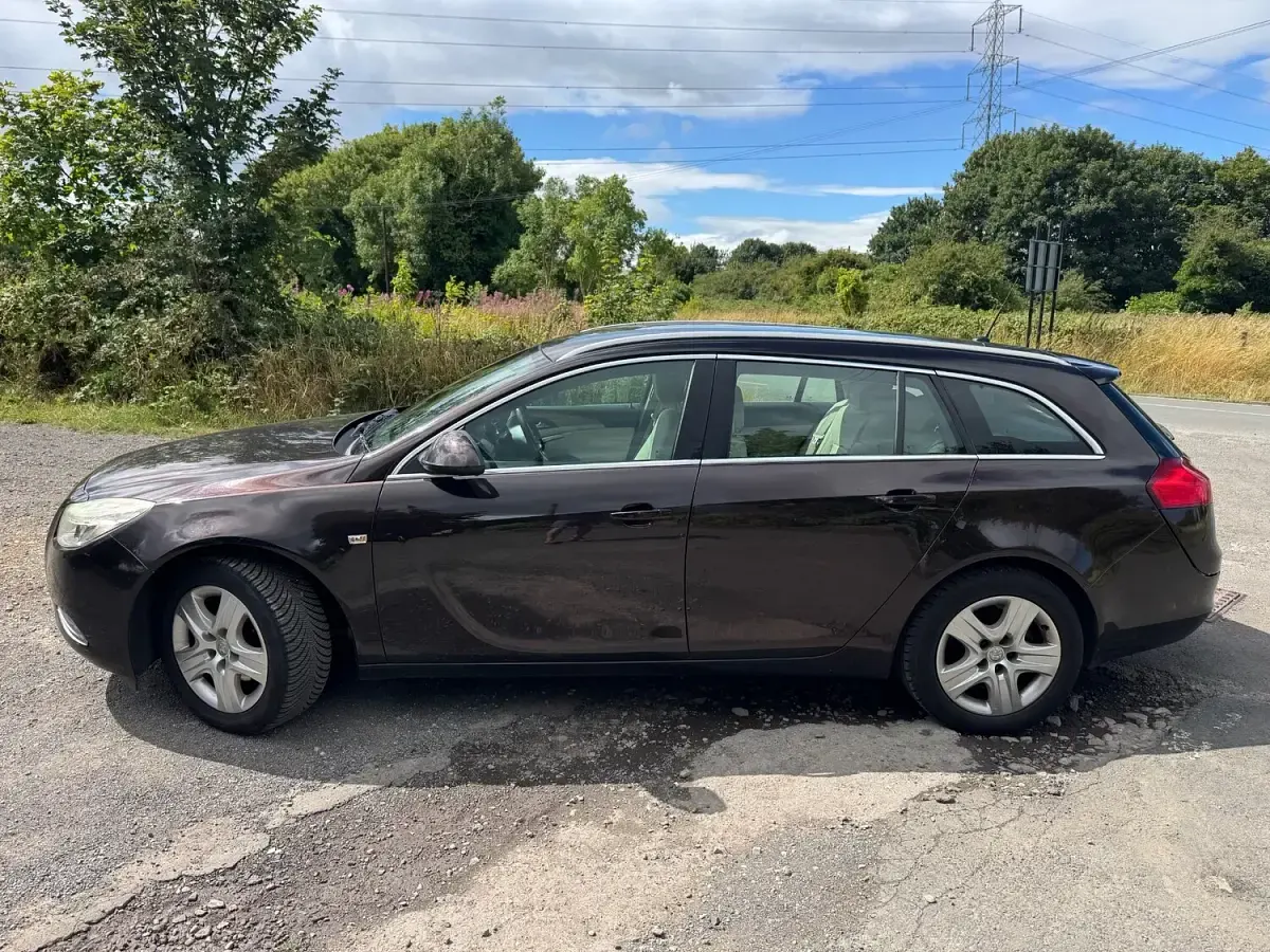 Used Vauxhall Insignia 2010 Brown Estate