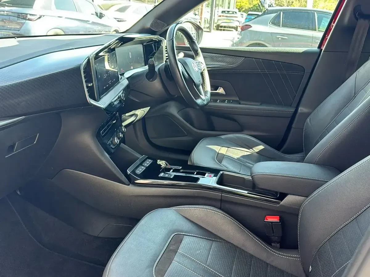 Second-hand Vauxhall Mokka Ultimate 130 CP (95 kW) 2023 Roșu SUV