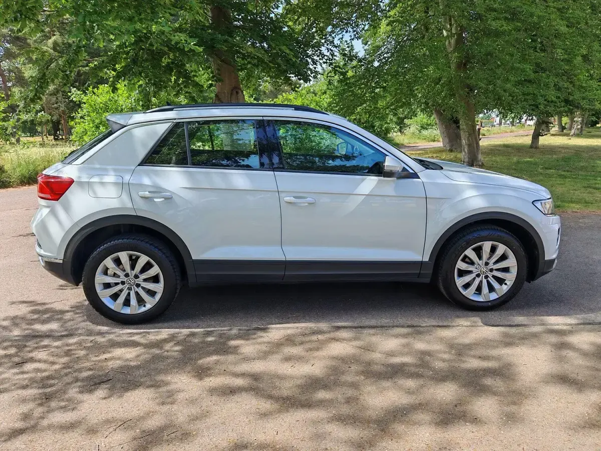 Used VW T-Roc SE 115 HP (84 kW) 2018 White SUV
