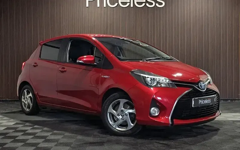 Used Toyota Yaris 101 HP (74 kW) 2016 Hatchback