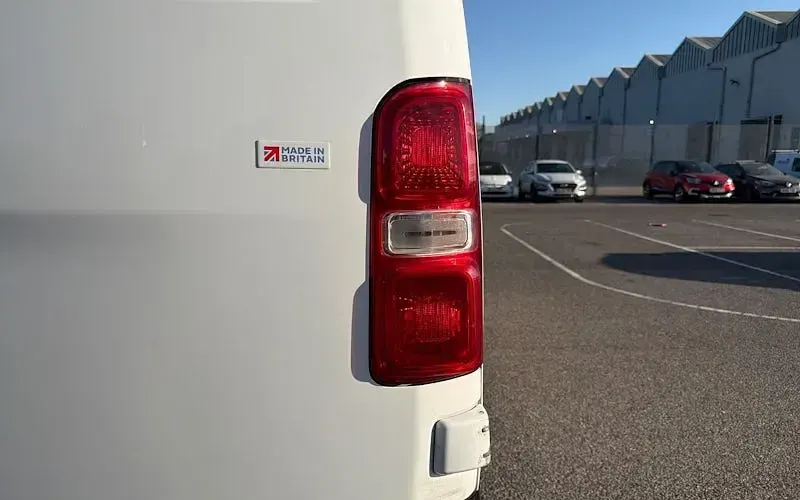Used Vauxhall Vivaro 101 HP (74 kW) 2020 White MPV