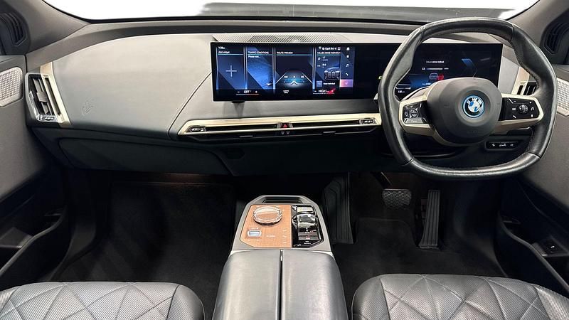 Usado BMW iX Comfort Edition 449 kW (611 CV) 2022 Gris SUV