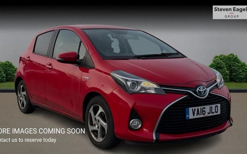 Used Toyota Yaris Hybrid 101 HP (74 kW) 2016 Hatchback