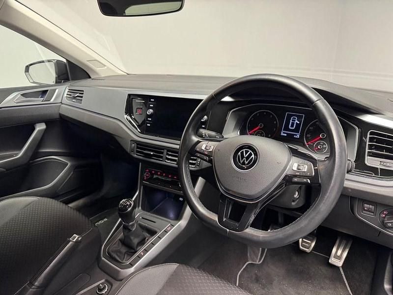 Usado VW Polo Active 95 HP (69 kW) 2021 Preto Citadino