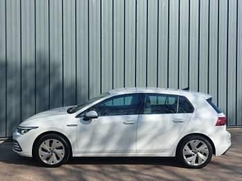 Second-hand VW Golf VIII Style 130 CP (95 kW) 2023 Alb Hatchback