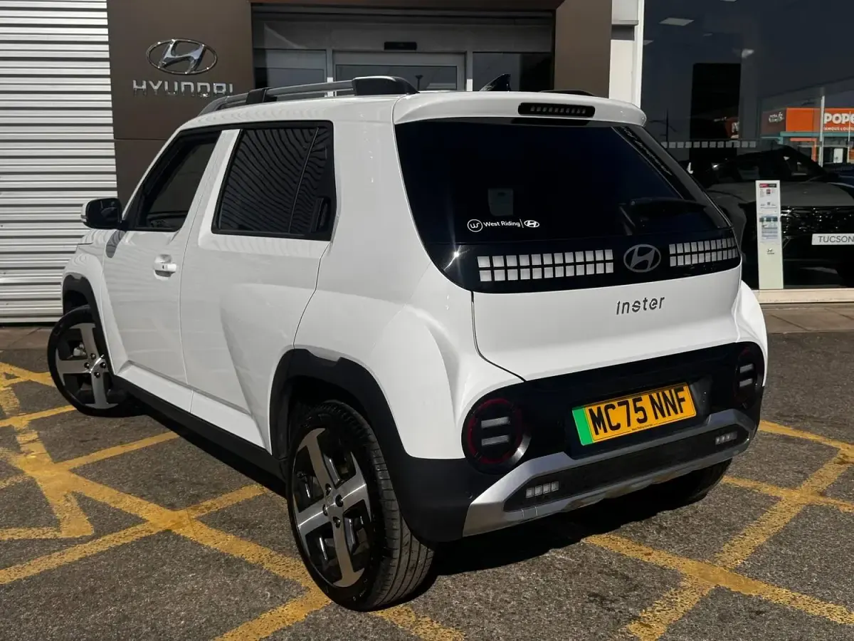 Used Hyundai Inster 85 kW (116 HP) 2025 White Hatchback