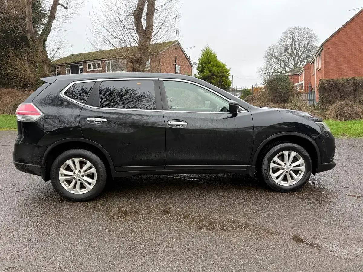 Used Nissan X-Trail Acenta 130 HP (95 kW) 2016 Black SUV