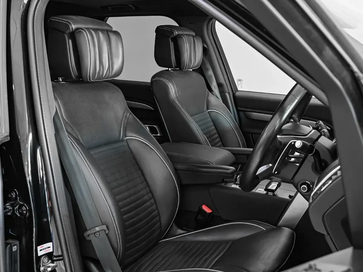 Used Land Rover Discovery 5 HSE Dynamic 2023 Black SUV