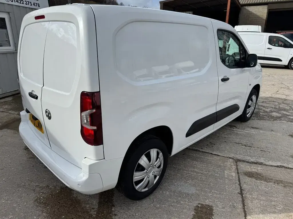 Used Vauxhall Combo Sportive 2020 White MPV