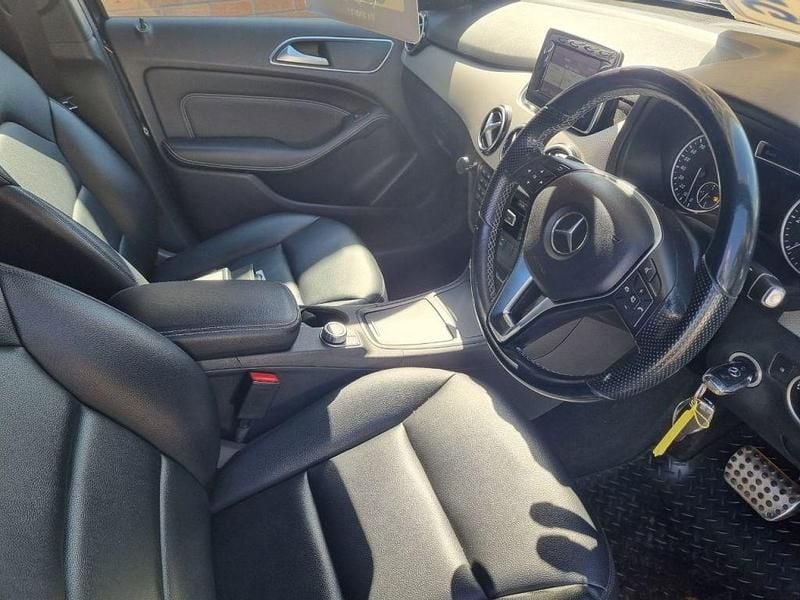 Used Mercedes B180 109 HP (80 kW) 2014 Black MPV