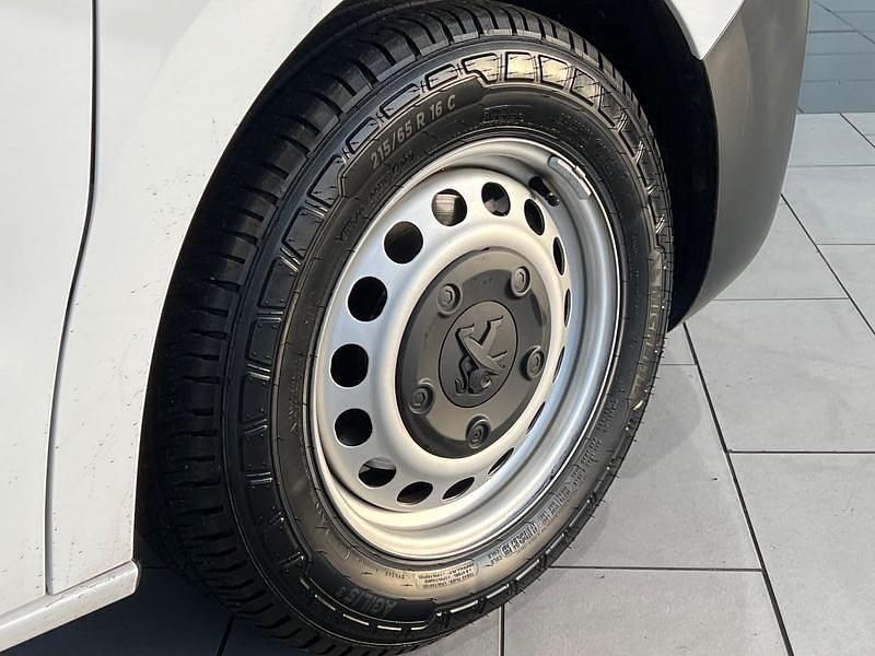 Used Peugeot e-Expert Premium 100 kW (136 HP) 2024 White Van