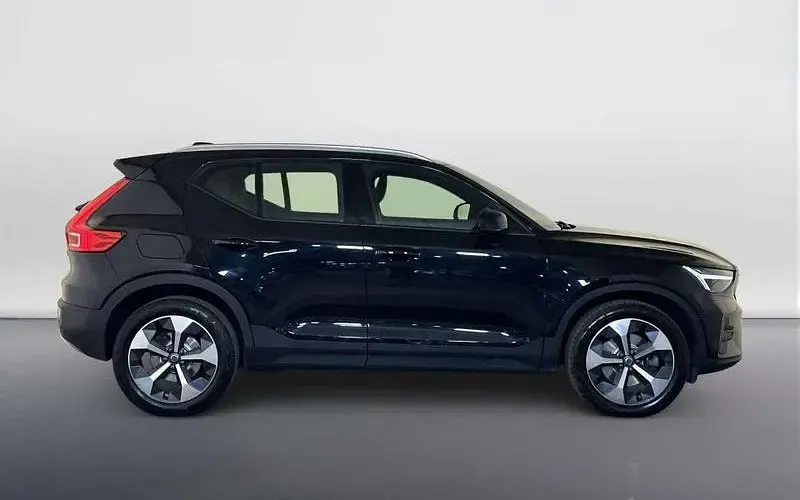 Used Volvo XC40 Core 163 HP (119 kW) 2022 Black SUV