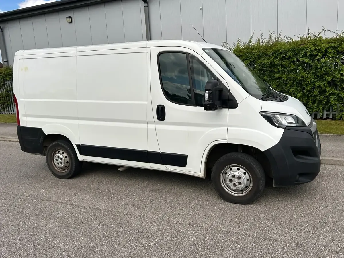 Used Peugeot Boxer 110 HP (80 kW) 2019 White Van