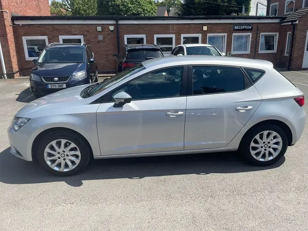 Used Seat Leon SE 110 HP (80 kW) 2014 Silver Hatchback
