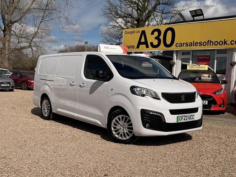 Used Peugeot e-Expert Premium 75 kW (102 HP) 2023 White Van
