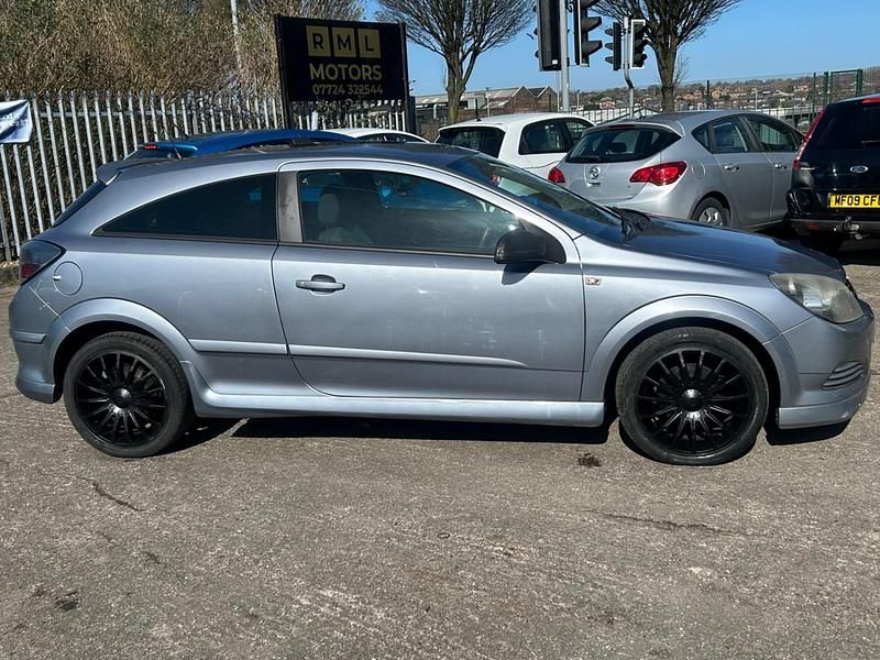 Used Vauxhall Astra Sport 115 HP (84 kW) 2009 Silver Hatchback