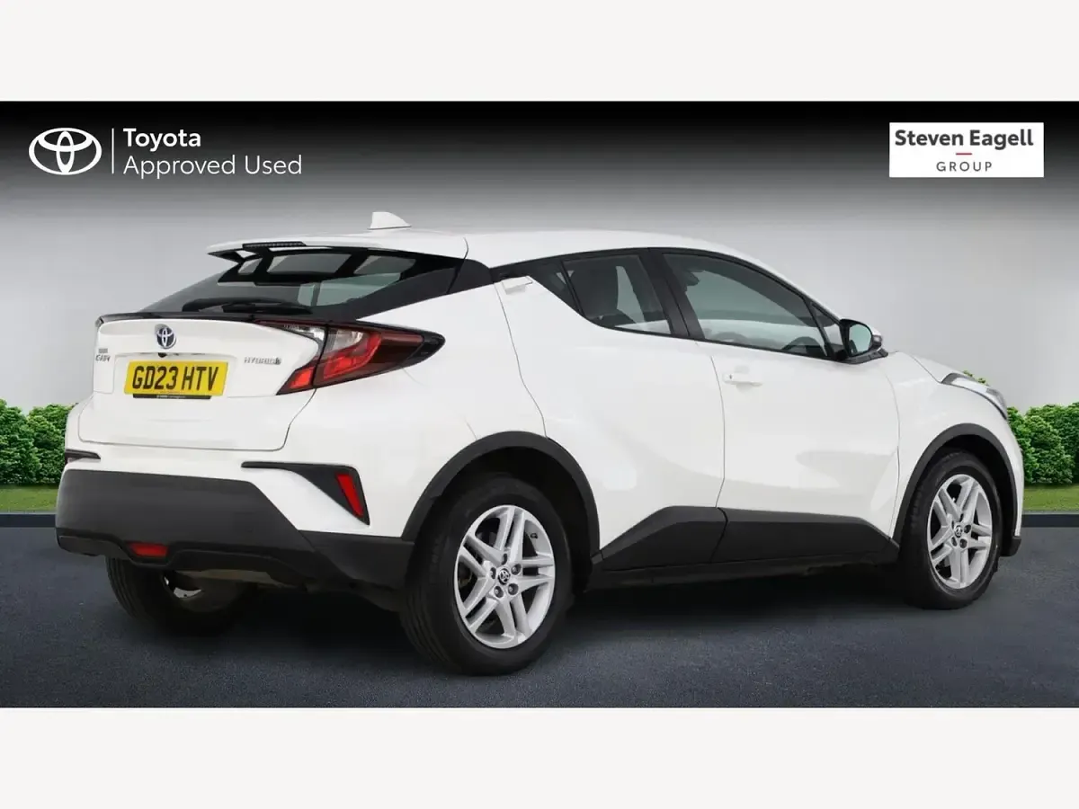 Used Toyota C-HR 2023 White SUV
