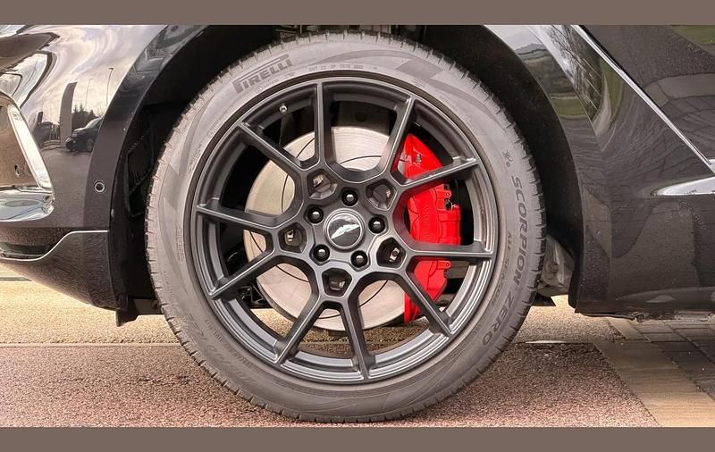 Used Aston Martin DBX 550 HP (404 kW) 2020 Black SUV