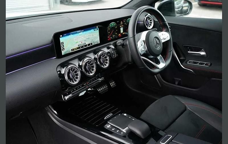 Used Mercedes A180 AMG Line Premium 134 HP (98 kW) 2023 White Sedan