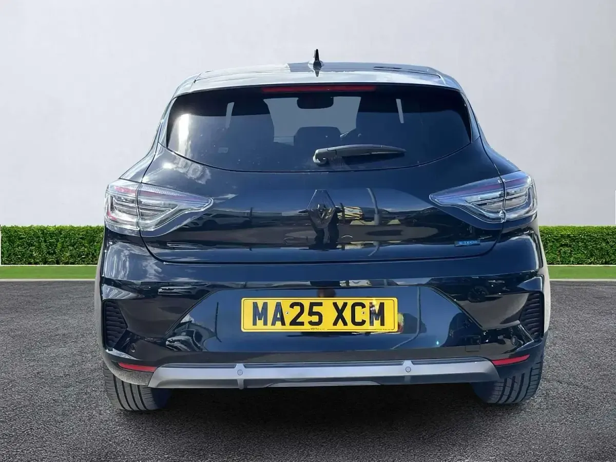 Used Renault Clio Esprit Alpine 143 HP (105 kW) 2025 Black  Hatchback