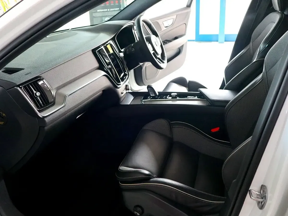 Used Volvo V60 R-Design 2021 White Estate