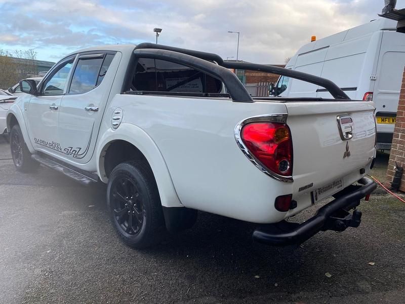 Used Mitsubishi L200 176 HP (129 kW) 2014 White Pickup