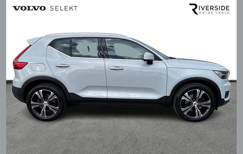 Used Volvo XC40 Inscription 197 HP (144 kW) 2021 Silver SUV