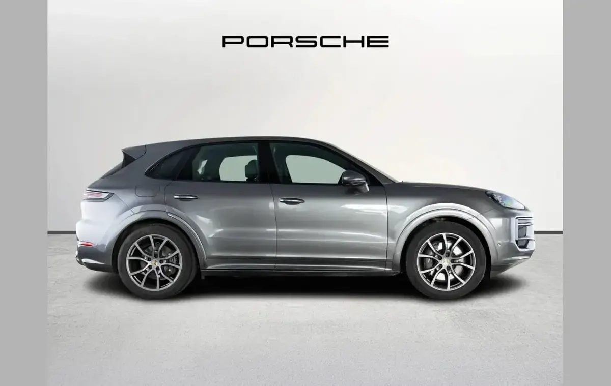 Used Porsche Cayenne 464 HP (341 kW) 2024 Grey SUV